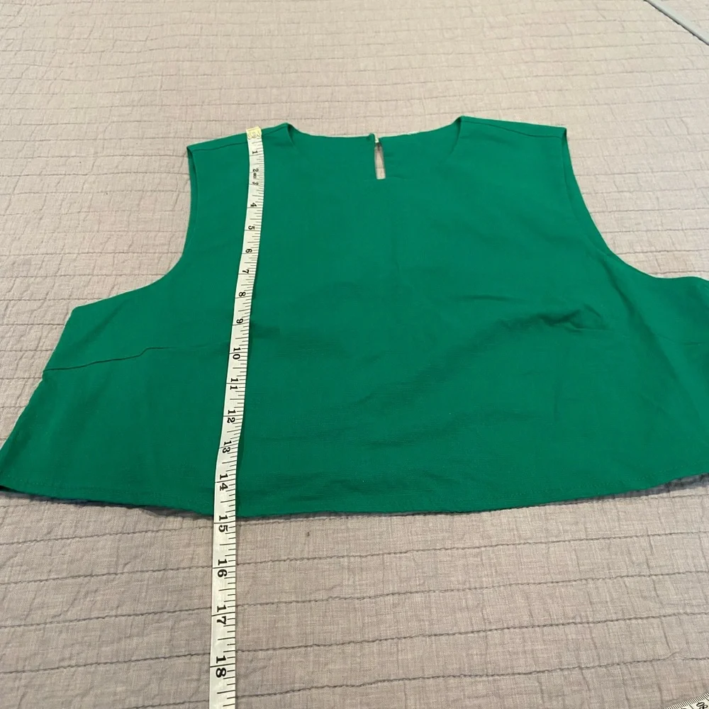 Commense Emerald Green Sleeveless Crop Top - Picture 4 of 7